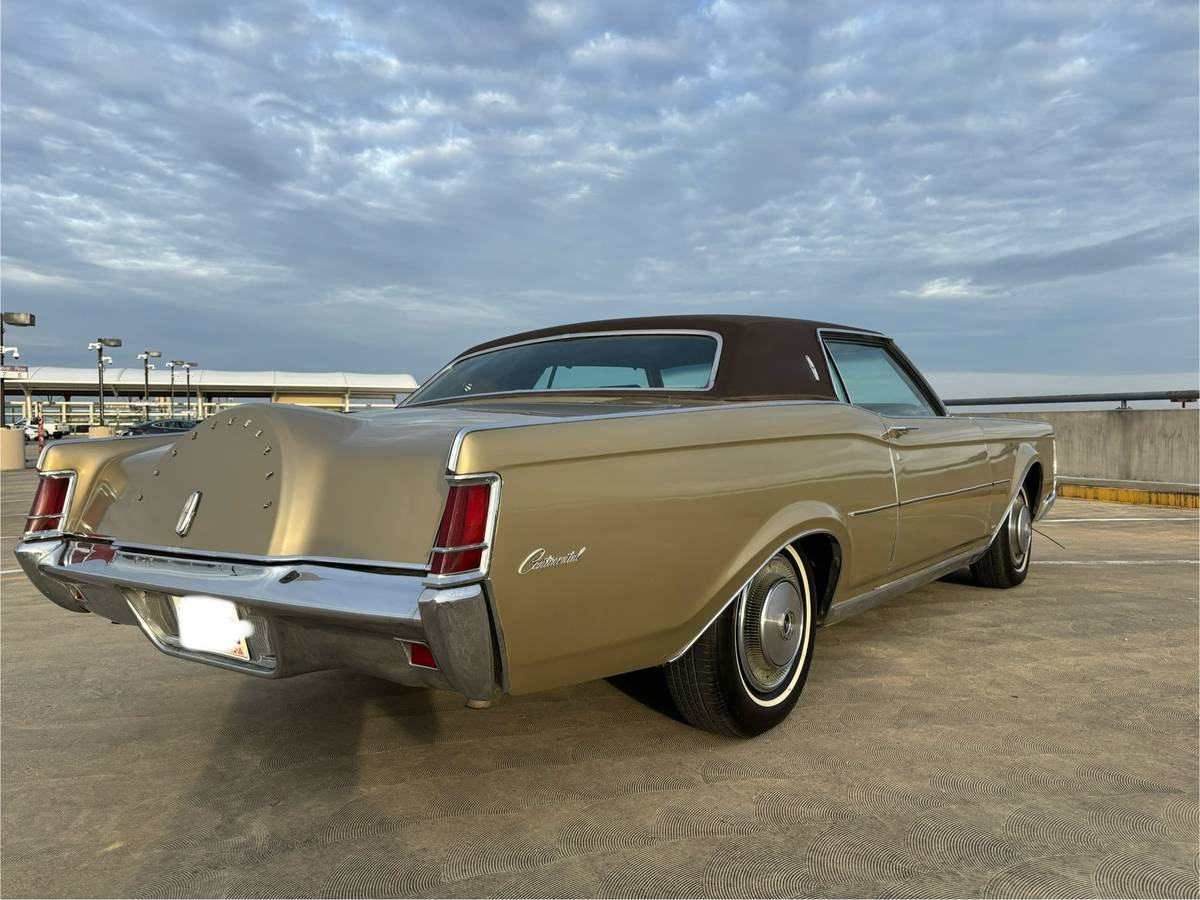 Lincoln-Continental-1970-78858-7