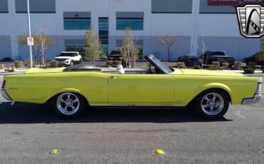 Lincoln-Continental-1971-Yellow-White-112841-4