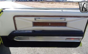 Lincoln-Continental-1971-Yellow-White-112841-9