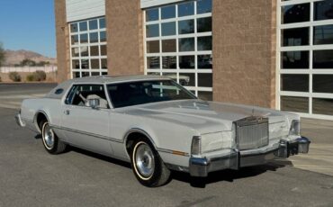 Lincoln-Continental-1976-1