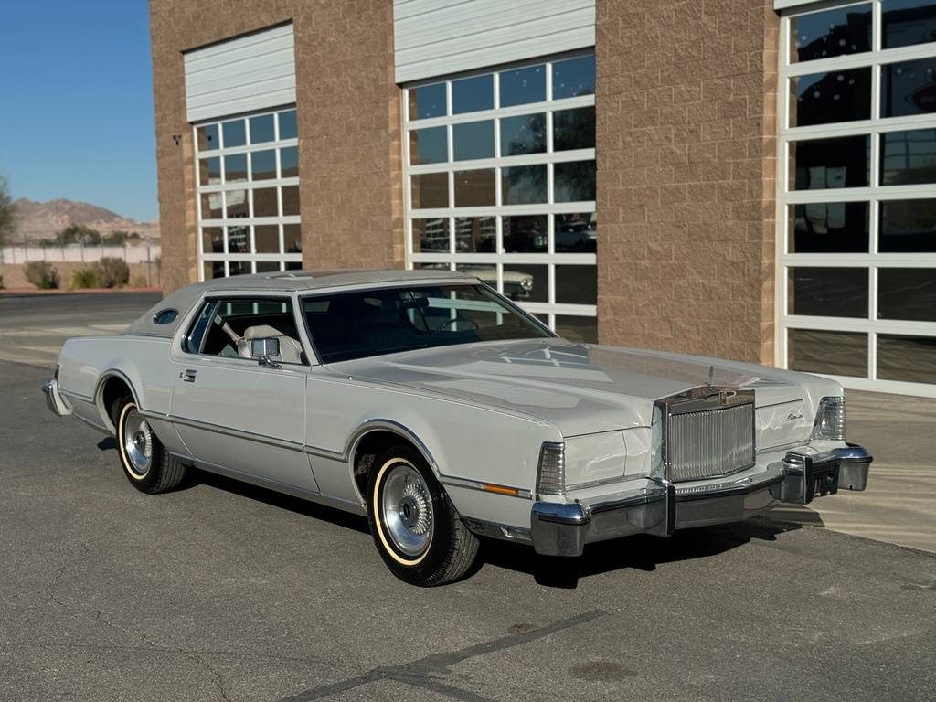 Lincoln-Continental-1976-1