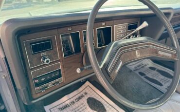 Lincoln-Continental-1976-15