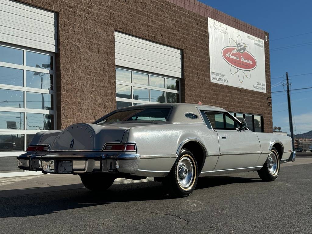 Lincoln-Continental-1976-3