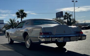 Lincoln-Continental-1976-5