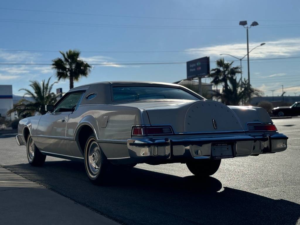 Lincoln-Continental-1976-5