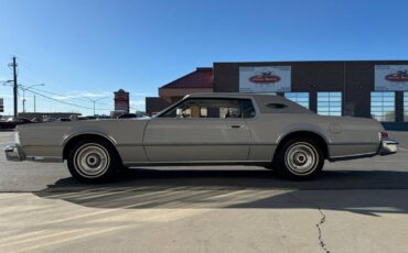 Lincoln-Continental-1976-6