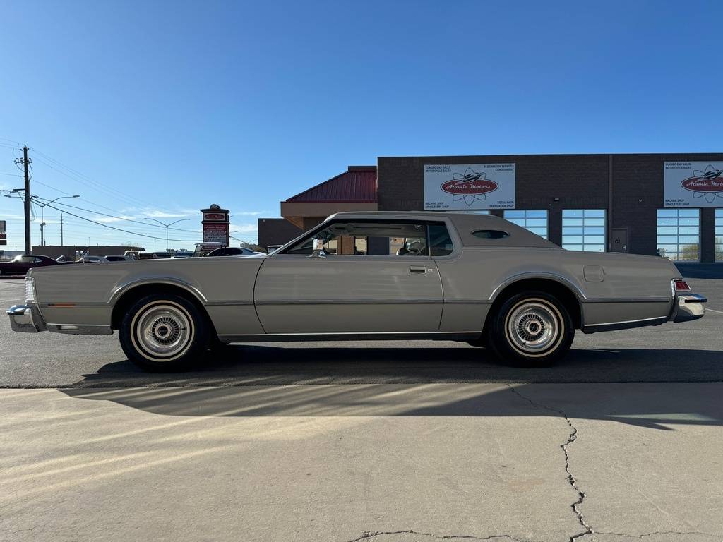 Lincoln-Continental-1976-6