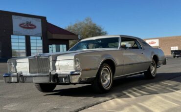 Lincoln-Continental-1976-7