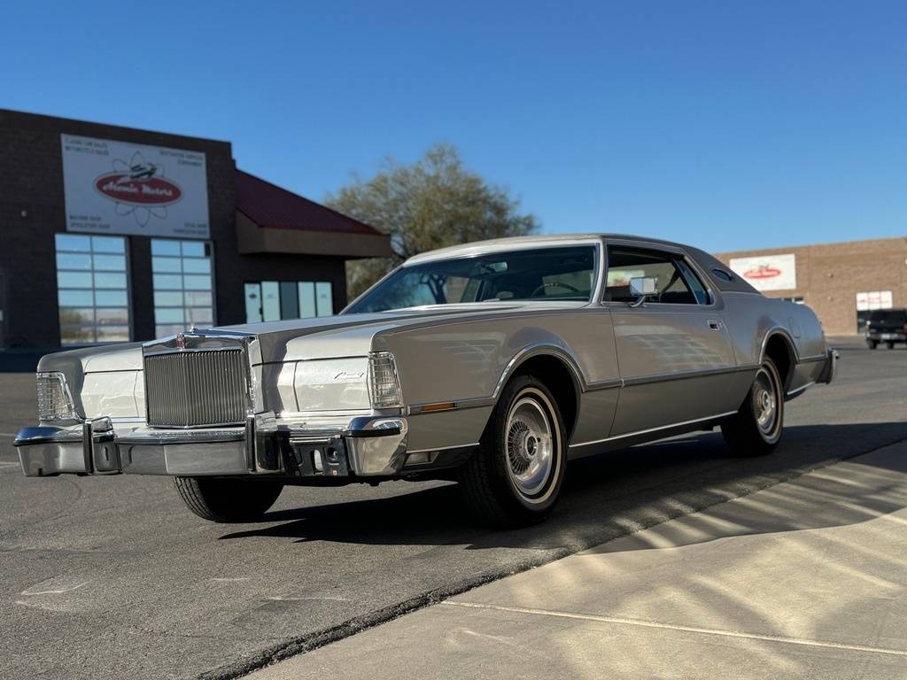 Lincoln-Continental-1976-7