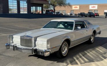 Lincoln-Continental-1976-8