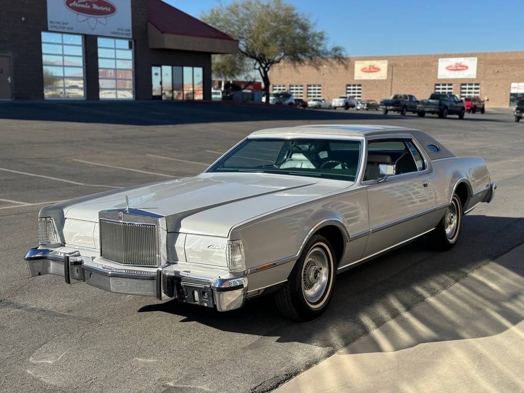 Lincoln-Continental-1976-8