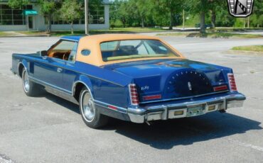 Lincoln-Continental-1977-3