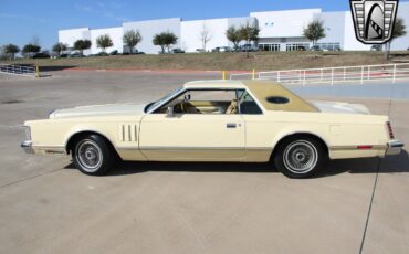 Lincoln-Continental-1977-5