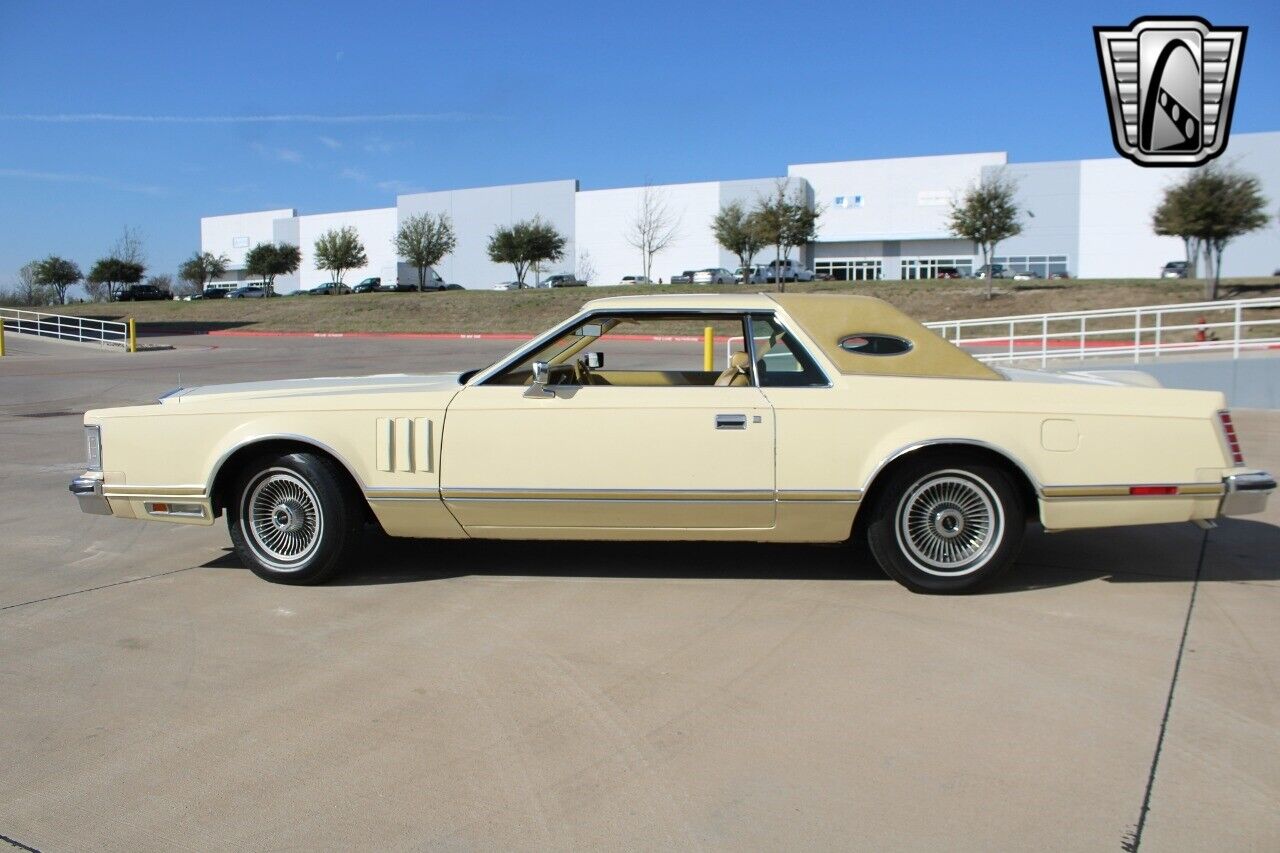 Lincoln-Continental-1977-6