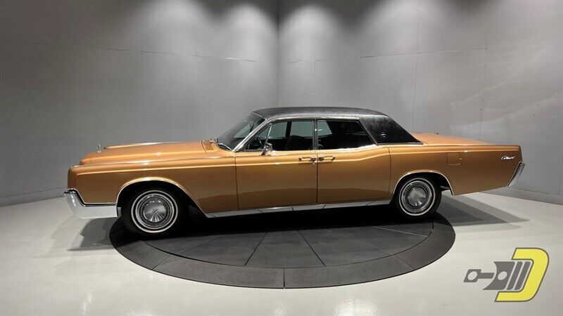 Lincoln-Continental-Berline-1967-1