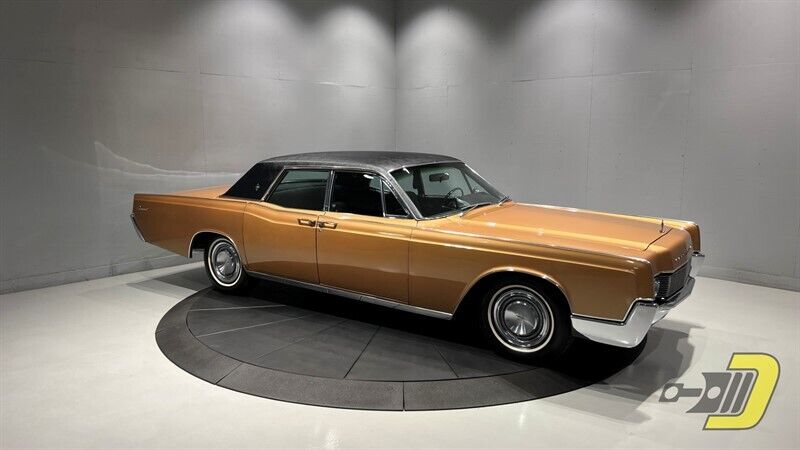 Lincoln-Continental-Berline-1967-11