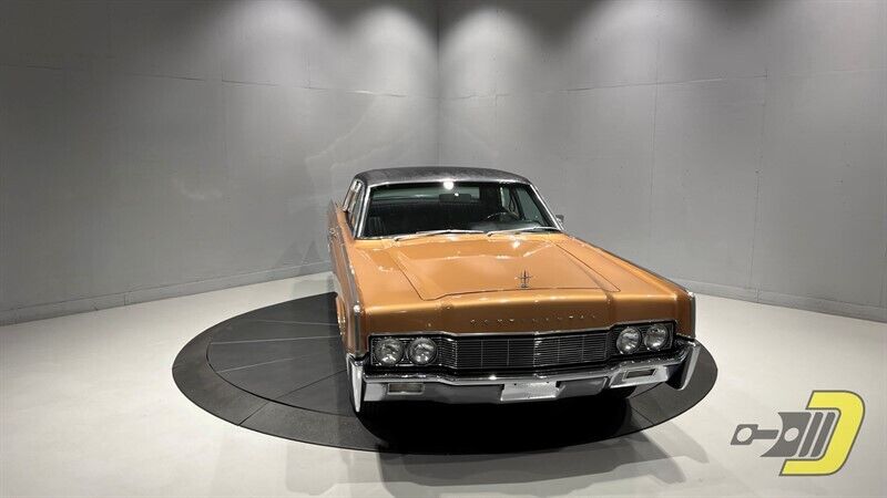 Lincoln-Continental-Berline-1967-13