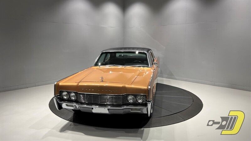 Lincoln-Continental-Berline-1967-14