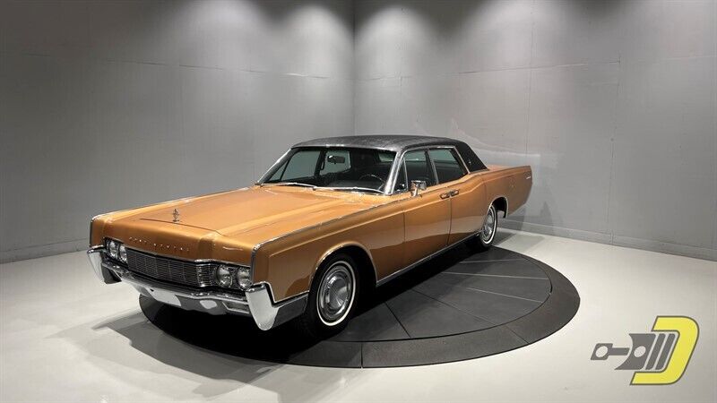 Lincoln-Continental-Berline-1967-15