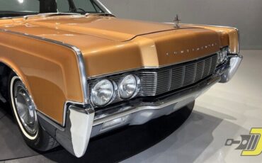 Lincoln-Continental-Berline-1967-17