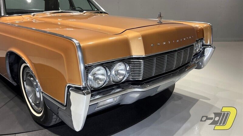 Lincoln-Continental-Berline-1967-17