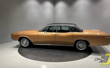 Lincoln-Continental-Berline-1967-2