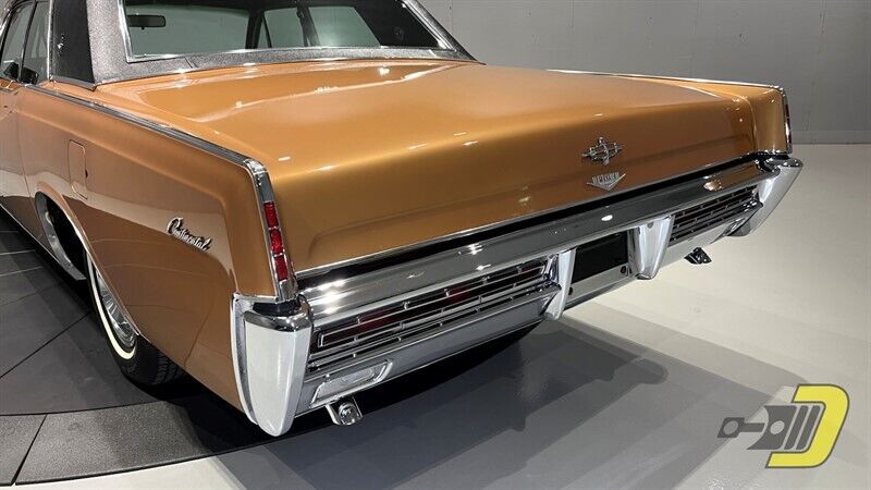 Lincoln-Continental-Berline-1967-23