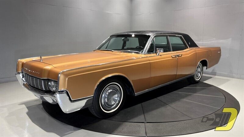 Lincoln-Continental-Berline-1967-26