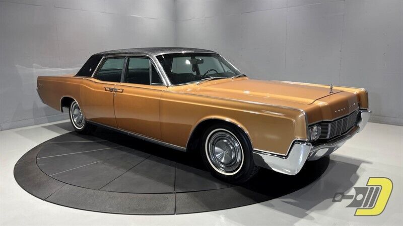 Lincoln-Continental-Berline-1967-28