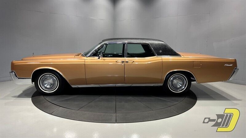 Lincoln-Continental-Berline-1967-30