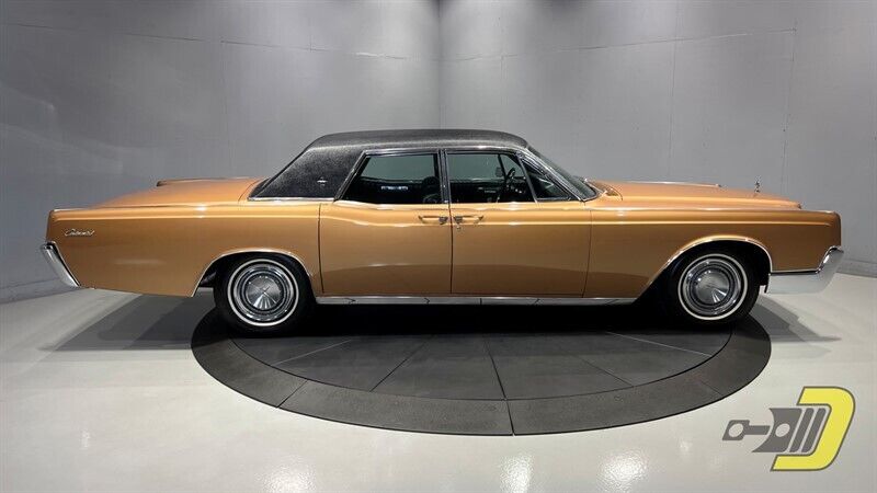 Lincoln-Continental-Berline-1967-31