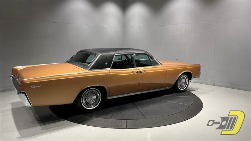 Lincoln-Continental-Berline-1967-8