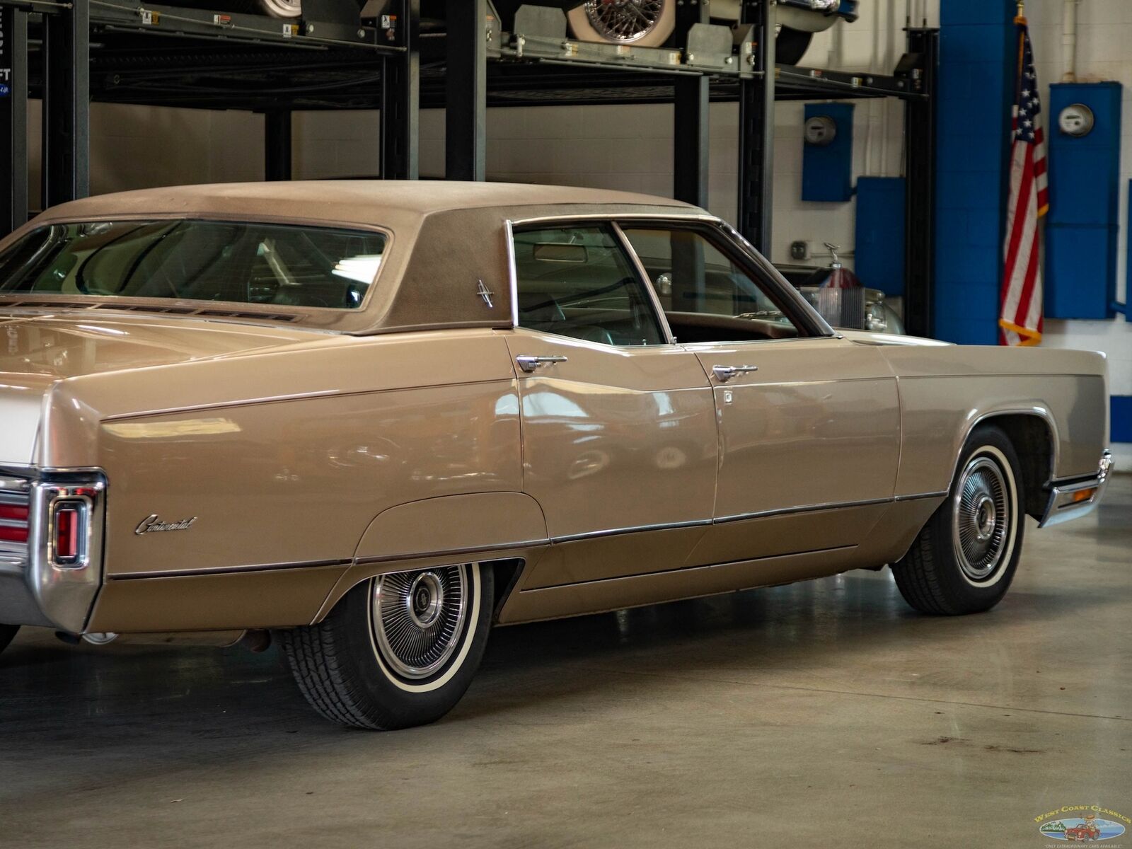 Lincoln-Continental-Berline-1970-Brown-Other-Color-0-25