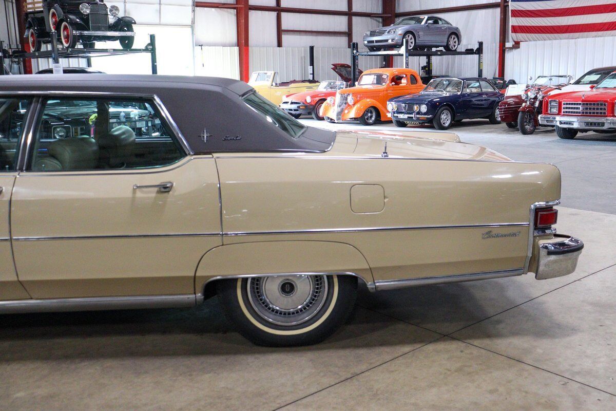 Lincoln-Continental-Berline-1974-Tan-Tan-152147-3