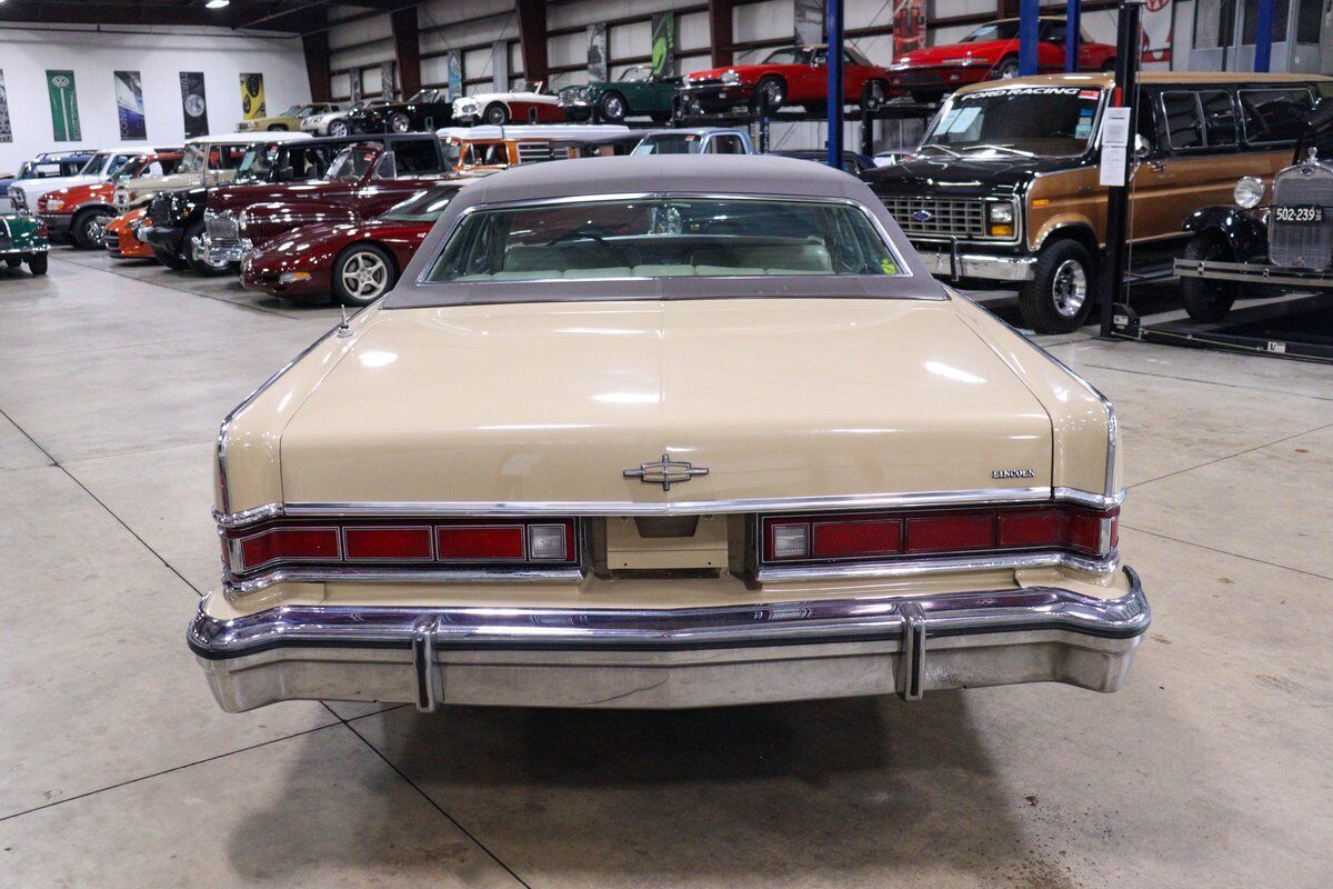 Lincoln-Continental-Berline-1974-Tan-Tan-152147-5