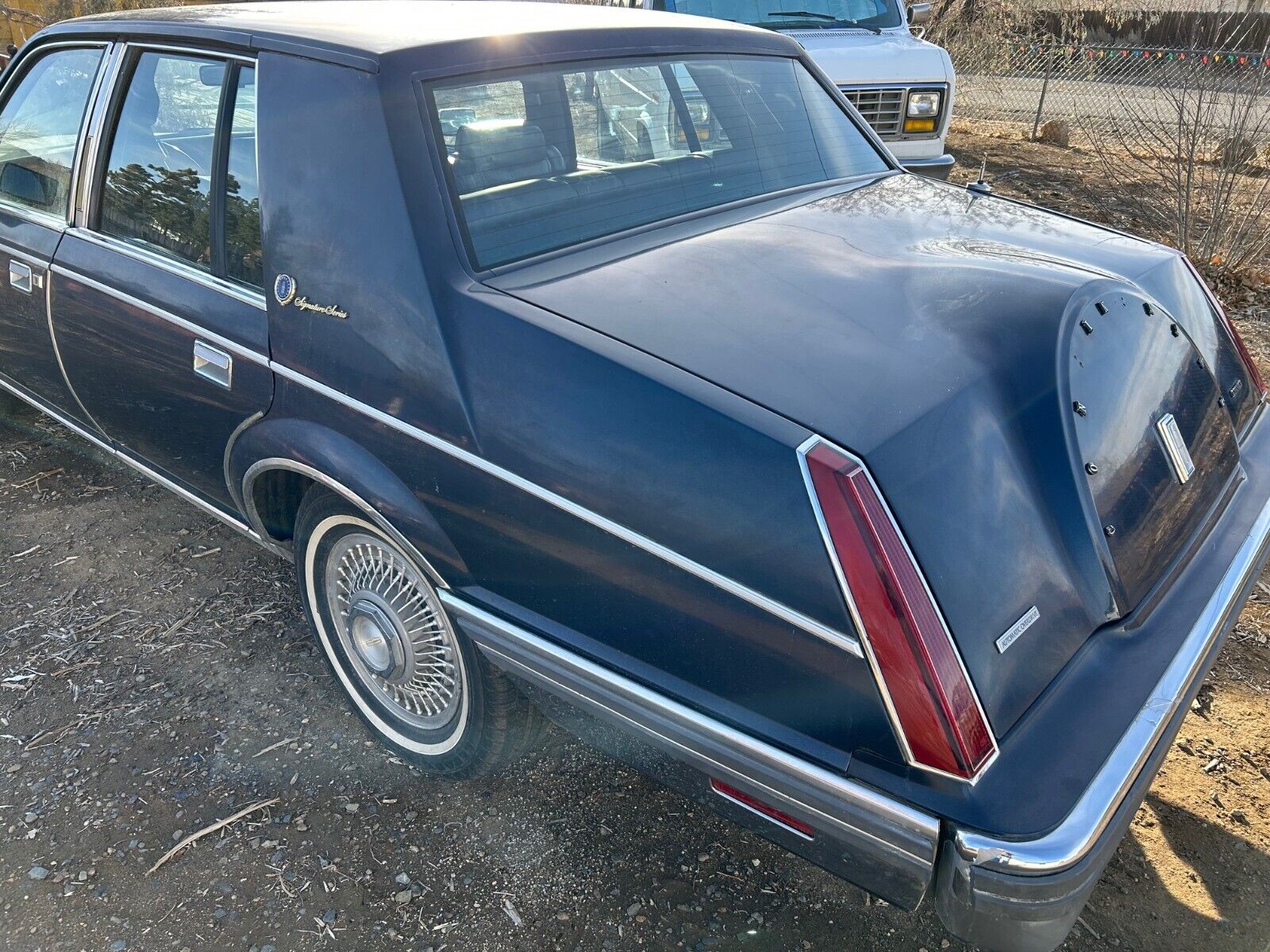 Lincoln-Continental-Berline-1982-Blue-161221-2