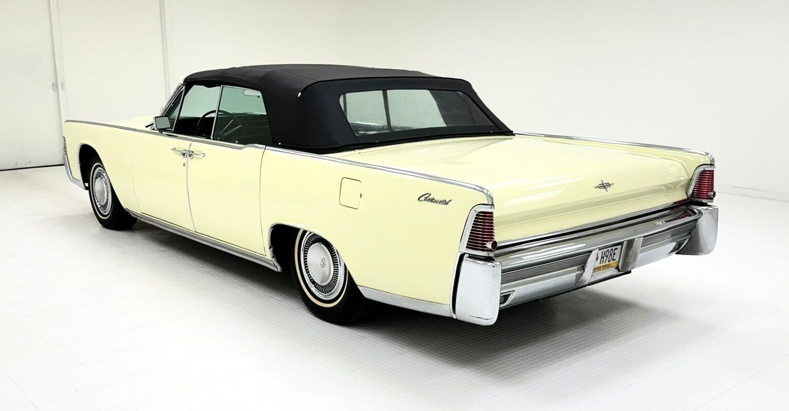 Lincoln-Continental-Cabriolet-1965-Yellow-Black-161631-2