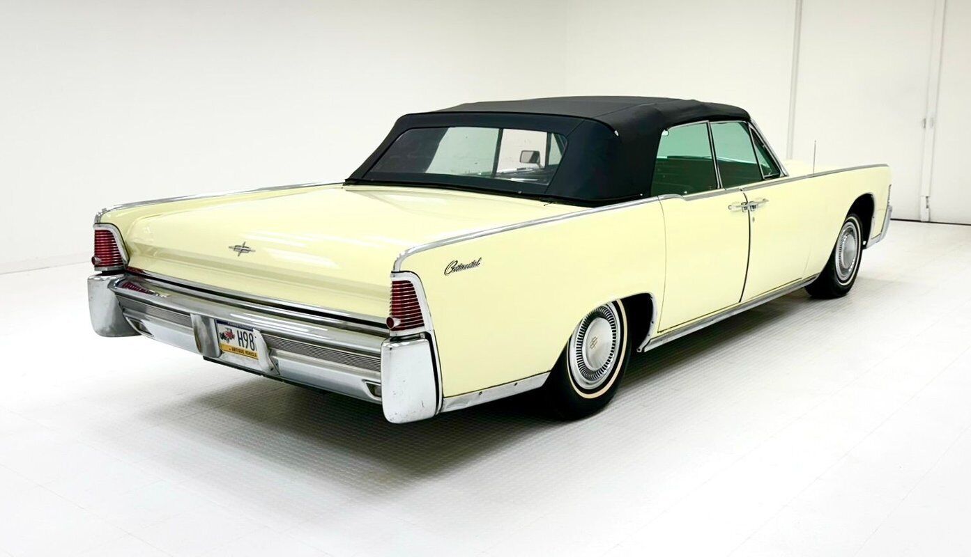 Lincoln-Continental-Cabriolet-1965-Yellow-Black-161631-4