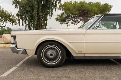 Lincoln-Continental-Coupe-1969-Gold-Burgundy-121988-3