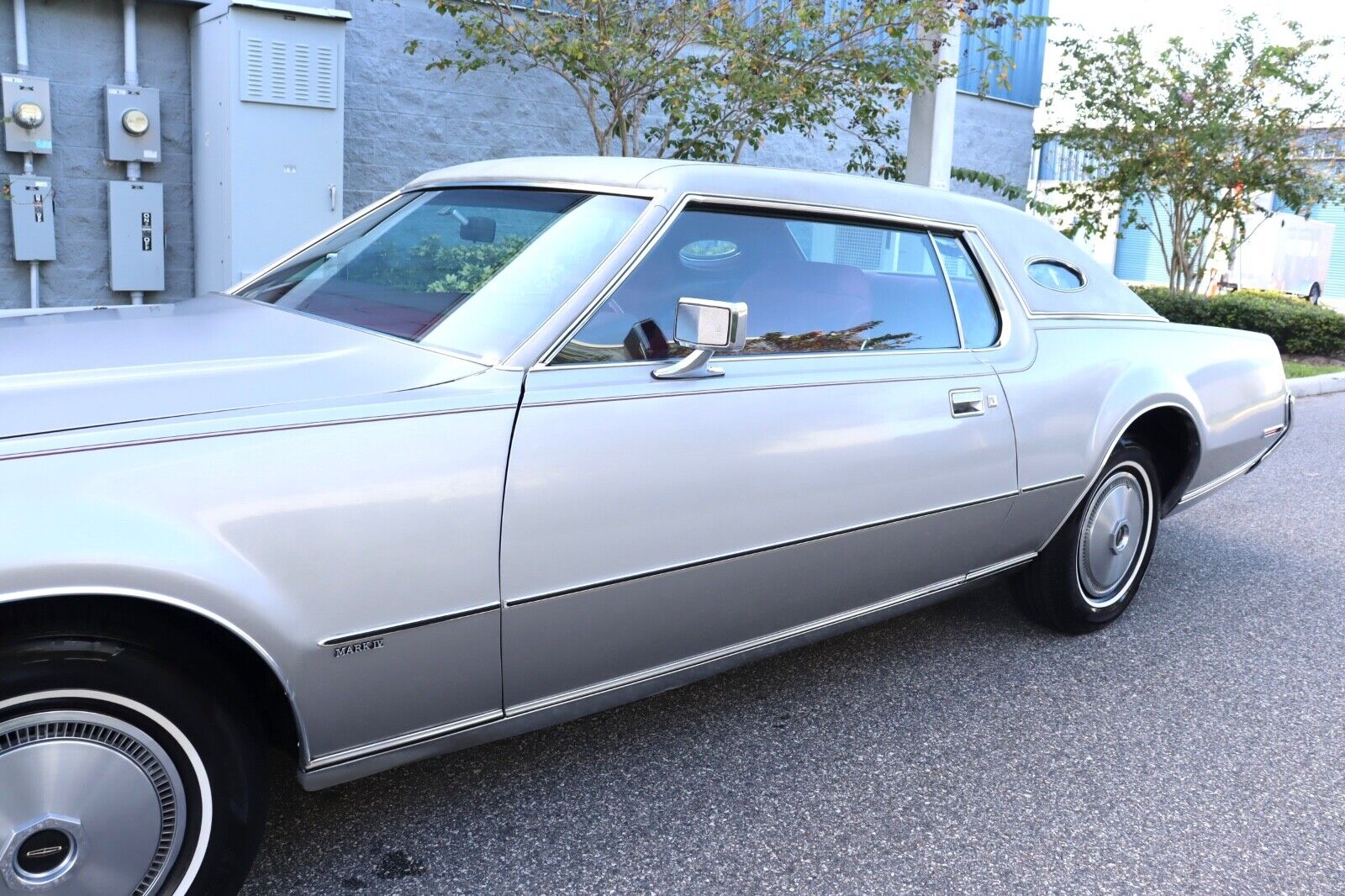 Lincoln-Continental-Coupe-1973-Silver-Red-137356-12