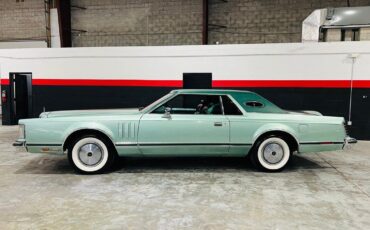 Lincoln-Continental-Coupe-1977-Green-Green-0-1