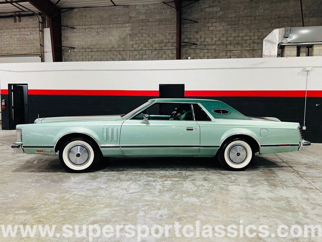 Lincoln-Continental-Coupe-1977-Green-Green-0-1