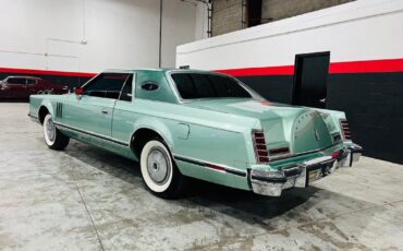 Lincoln-Continental-Coupe-1977-Green-Green-0-2