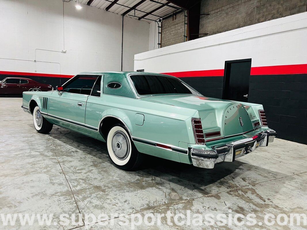 Lincoln-Continental-Coupe-1977-Green-Green-0-2