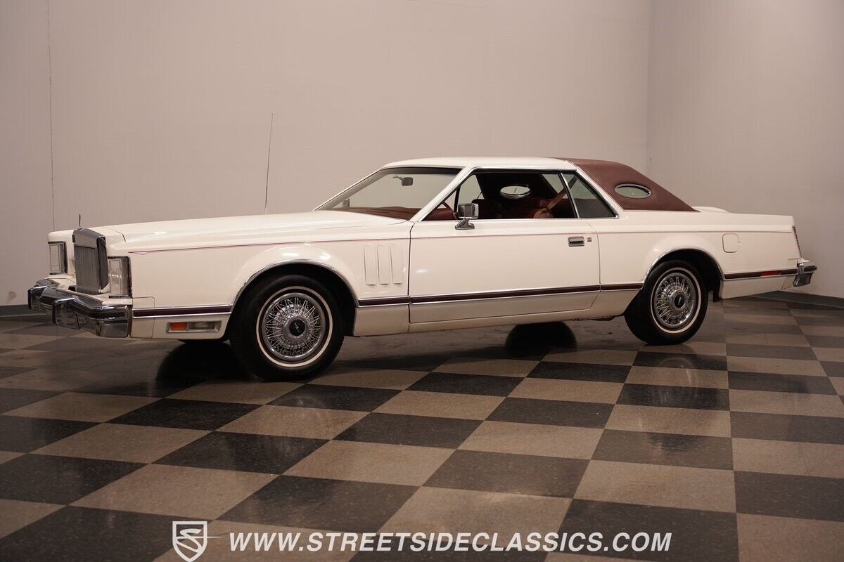 Lincoln-Continental-Coupe-1977-White-Red-122032-8