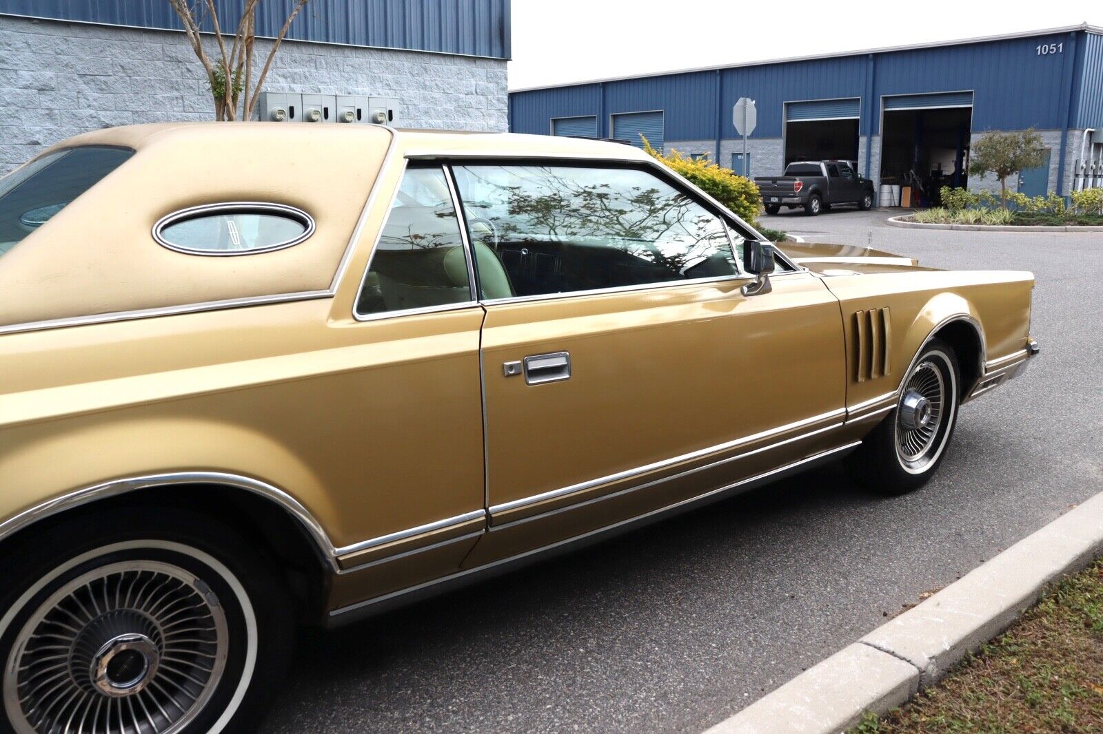 Lincoln-Continental-Coupe-1979-9