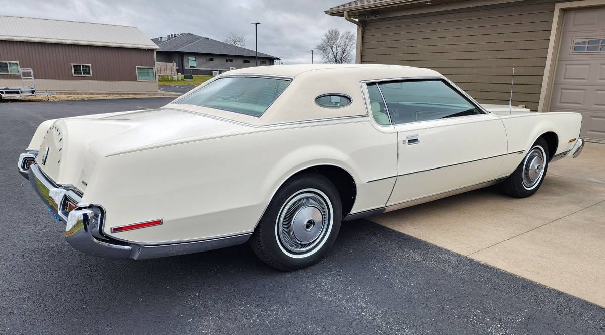 Lincoln-Continental-mark-iv-1973-2