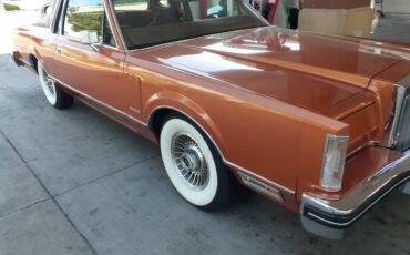 Lincoln-Continental-mark-v1-1981-orange-146450-1