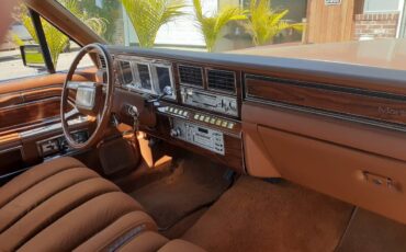 Lincoln-Continental-mark-v1-1981-orange-146450-3