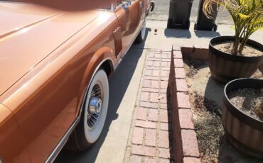 Lincoln-Continental-mark-v1-1981-orange-146450-5